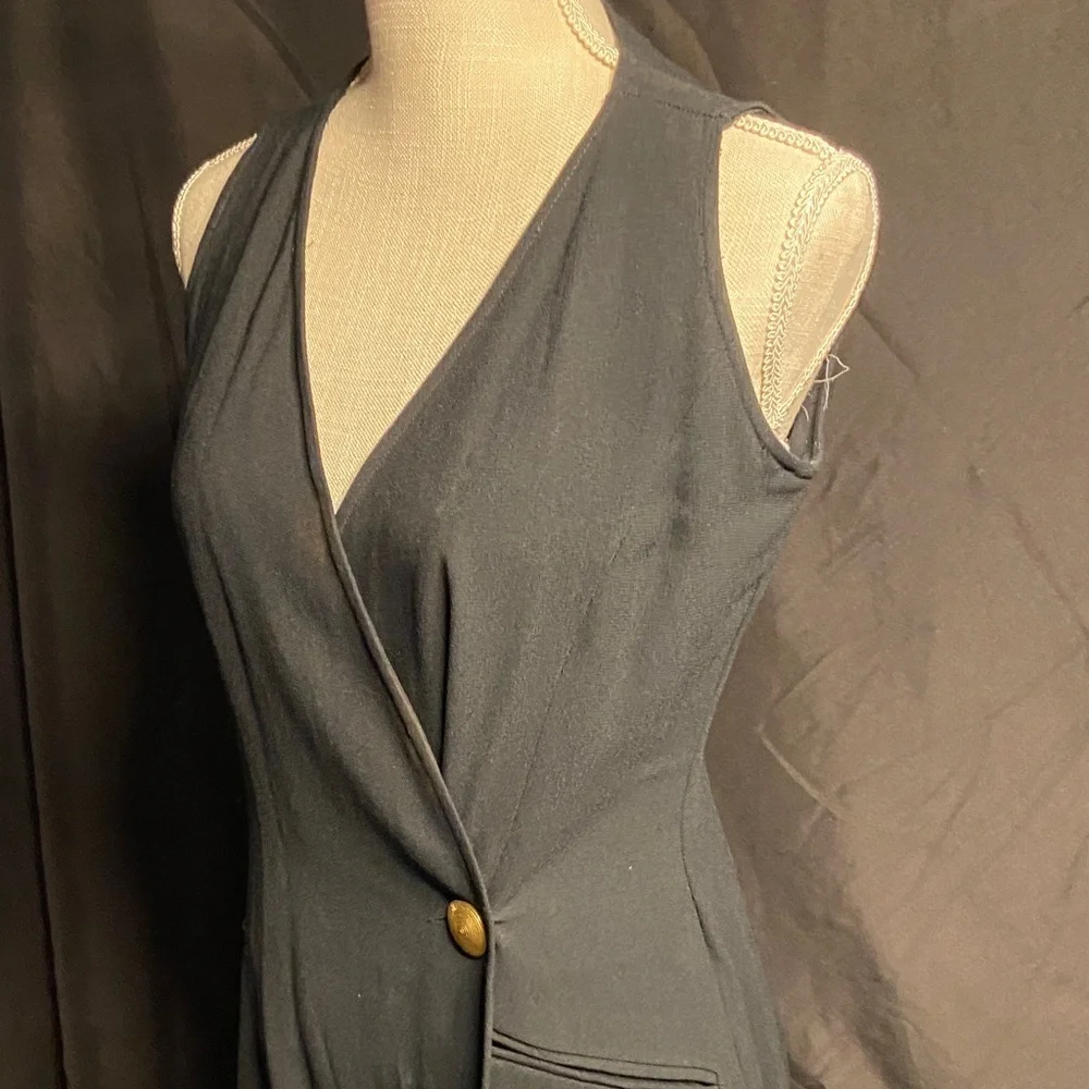 Elegant Black Wrap Midi Dress - Picture 8 of 11